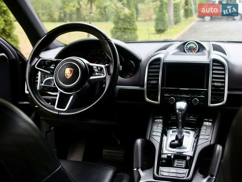 Внедорожник / Кроссовер Porsche Cayenne 2015 в Киеве фото 7 Внедорожник / Кроссовер Porsche Cayenne 2015 в Киеве