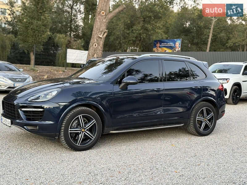 Внедорожник / Кроссовер Porsche Cayenne 2012 в Новомосковске