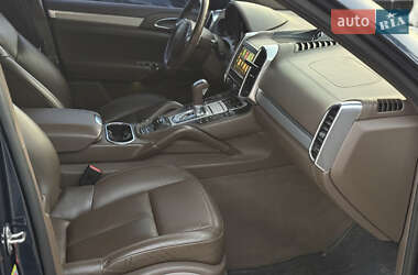 Позашляховик / Кросовер Porsche Cayenne 2012 в 
