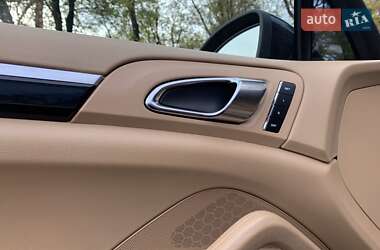 Позашляховик / Кросовер Porsche Cayenne 2011 в 