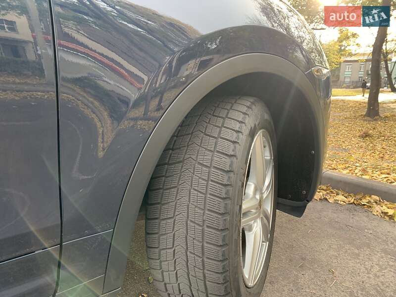 Позашляховик / Кросовер Porsche Cayenne 2011 в Кам'янському