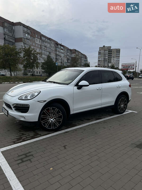 Позашляховик / Кросовер Porsche Cayenne 2014 в Сумах