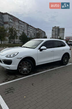 Внедорожник / Кроссовер Porsche Cayenne 2014 в 