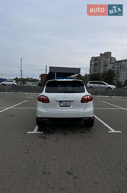 Внедорожник / Кроссовер Porsche Cayenne 2014 в 