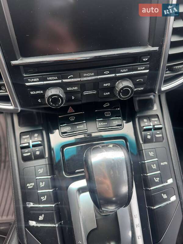 Внедорожник / Кроссовер Porsche Cayenne 2013 в Тячеве
