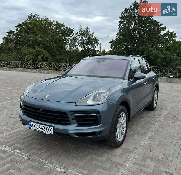 Внедорожник / Кроссовер Porsche Cayenne 2018 в 