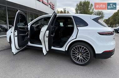 Позашляховик / Кросовер Porsche Cayenne 2019 в 