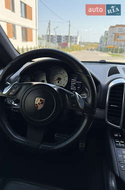 Внедорожник / Кроссовер Porsche Cayenne 2011 в 