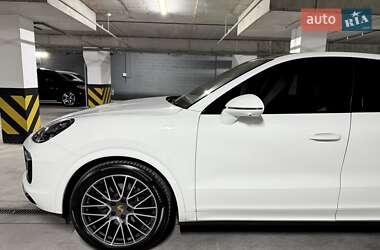 Внедорожник / Кроссовер Porsche Cayenne 2019 в 