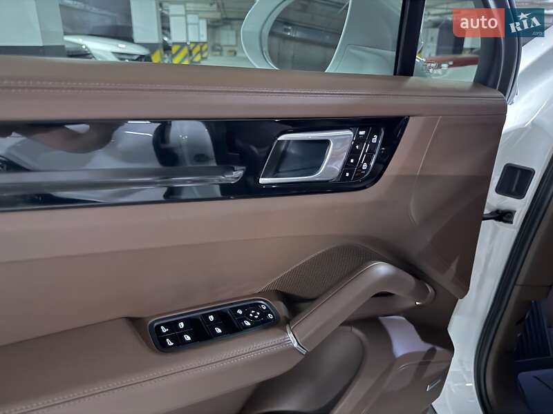 Позашляховик / Кросовер Porsche Cayenne 2019 в Дніпрі