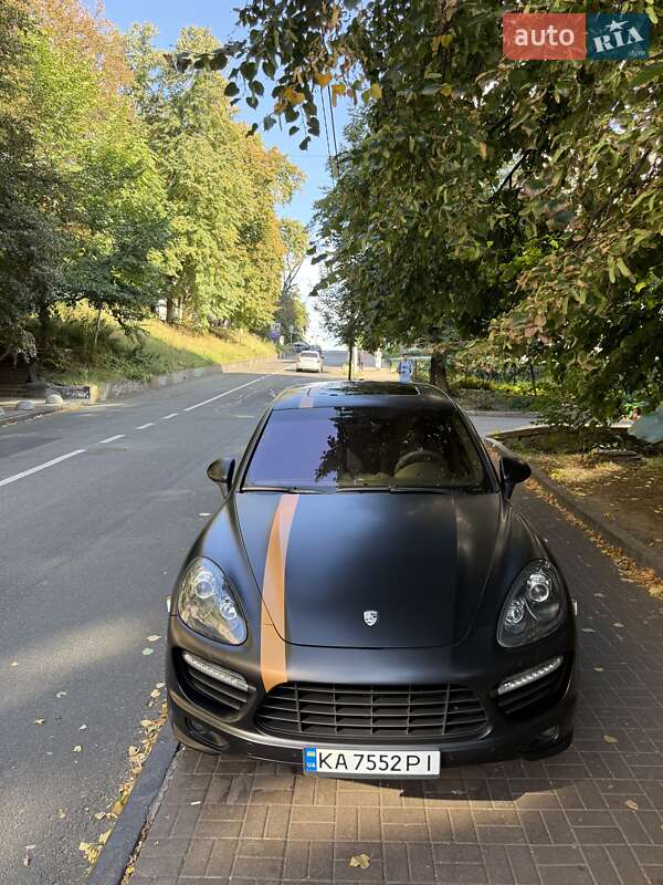 Позашляховик / Кросовер Porsche Cayenne 2010 в Києві