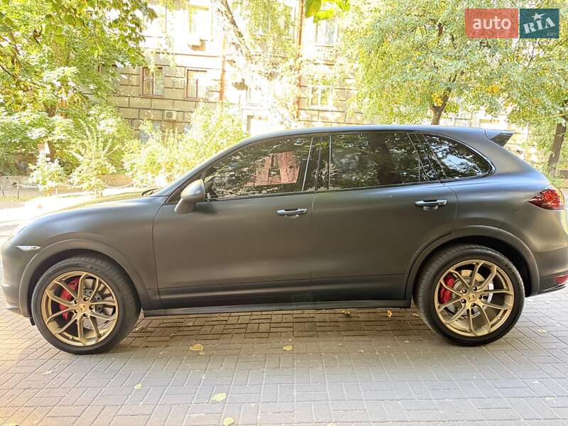 Позашляховик / Кросовер Porsche Cayenne 2010 в Києві