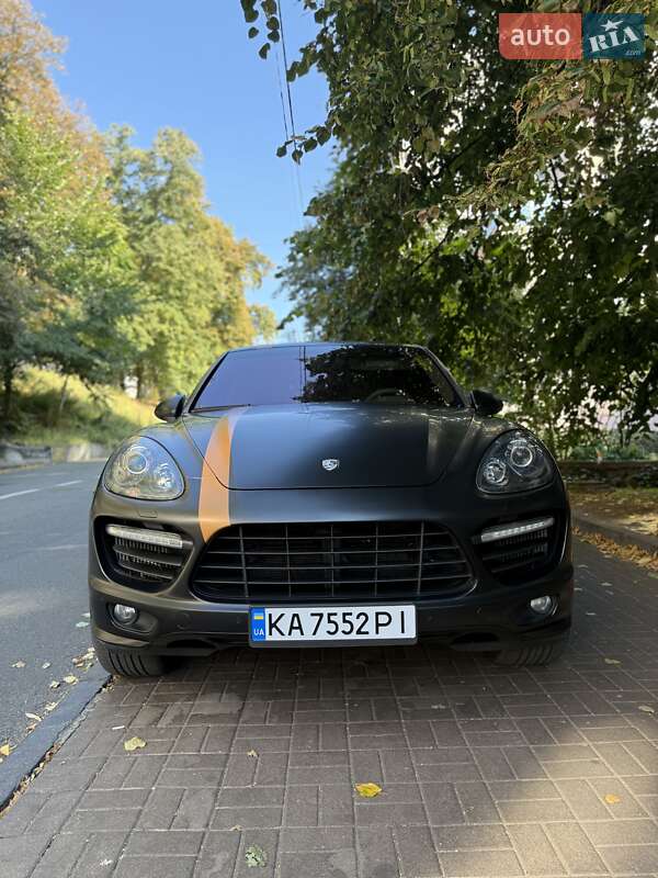 Позашляховик / Кросовер Porsche Cayenne 2010 в Києві