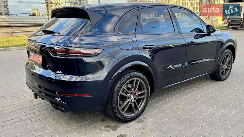 Позашляховик / Кросовер Porsche Cayenne 2019 в Києві