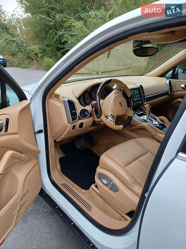 Позашляховик / Кросовер Porsche Cayenne 2013 в Дніпрі
