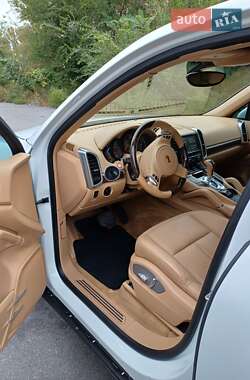 Позашляховик / Кросовер Porsche Cayenne 2013 в 