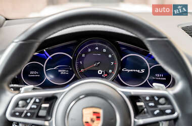 Позашляховик / Кросовер Porsche Cayenne 2020 в 