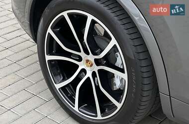 Позашляховик / Кросовер Porsche Cayenne 2020 в 