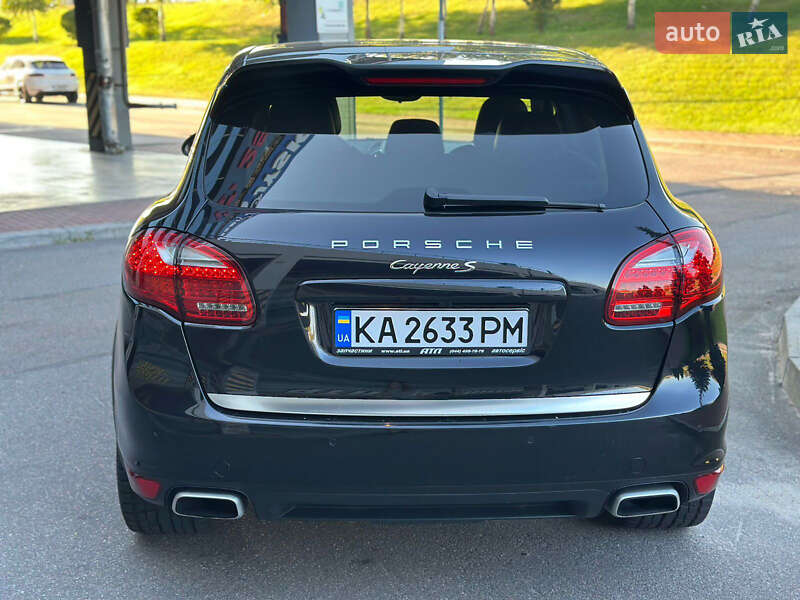 Позашляховик / Кросовер Porsche Cayenne 2012 в Києві