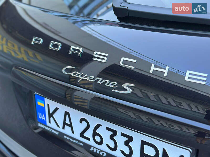 Позашляховик / Кросовер Porsche Cayenne 2012 в Києві