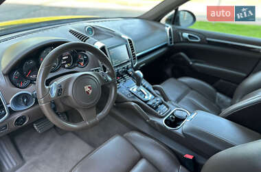 Позашляховик / Кросовер Porsche Cayenne 2012 в 