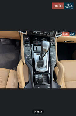 Позашляховик / Кросовер Porsche Cayenne 2015 в 