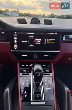 Позашляховик / Кросовер Porsche Cayenne 2020 в 