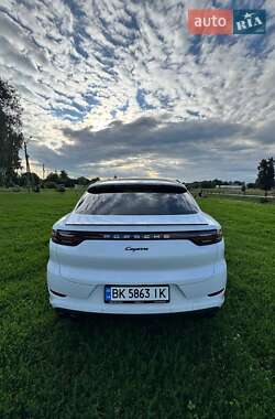 Позашляховик / Кросовер Porsche Cayenne 2020 в 