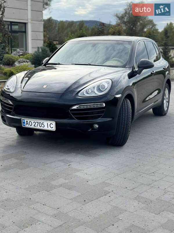 Позашляховик / Кросовер Porsche Cayenne 2011 в Хусті