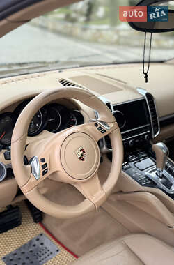 Внедорожник / Кроссовер Porsche Cayenne 2011 в 