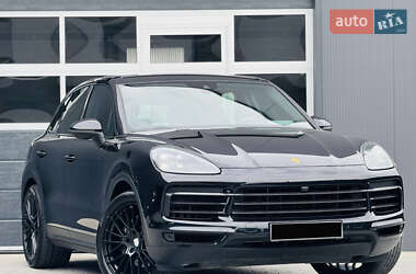 Внедорожник / Кроссовер Porsche Cayenne 2018 в 