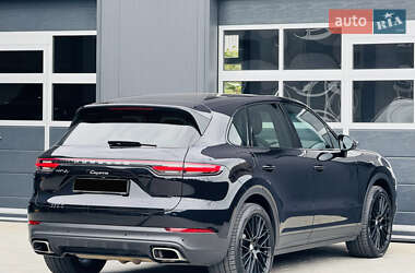 Внедорожник / Кроссовер Porsche Cayenne 2018 в 