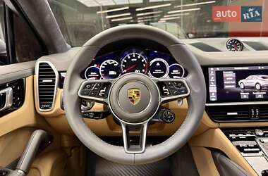 Позашляховик / Кросовер Porsche Cayenne 2020 в 