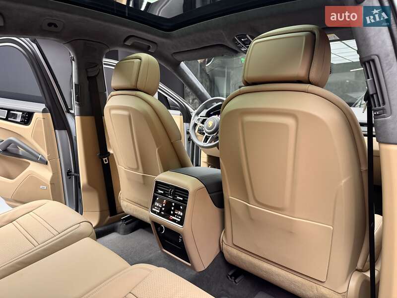 Позашляховик / Кросовер Porsche Cayenne 2020 в Києві