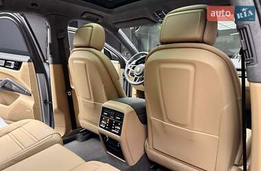 Позашляховик / Кросовер Porsche Cayenne 2020 в 