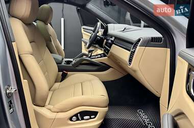 Позашляховик / Кросовер Porsche Cayenne 2020 в 
