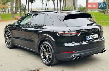 Позашляховик / Кросовер Porsche Cayenne 2018 в 