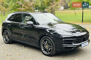 Позашляховик / Кросовер Porsche Cayenne 2018 в 