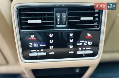 Позашляховик / Кросовер Porsche Cayenne 2018 в 