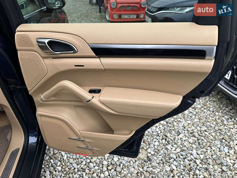 Внедорожник / Кроссовер Porsche Cayenne 2011 в Ивано-Франковске фото 36 Внедорожник / Кроссовер Porsche Cayenne 2011 в Ивано-Франковске
