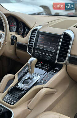 Внедорожник / Кроссовер Porsche Cayenne 2011 в 