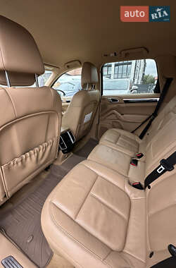 Внедорожник / Кроссовер Porsche Cayenne 2011 в 