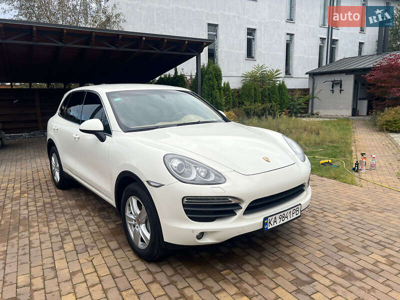 Внедорожник / Кроссовер Porsche Cayenne 2011 в Киеве