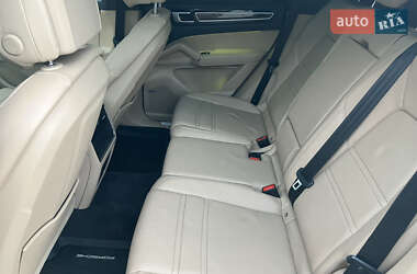 Внедорожник / Кроссовер Porsche Cayenne 2019 в 
