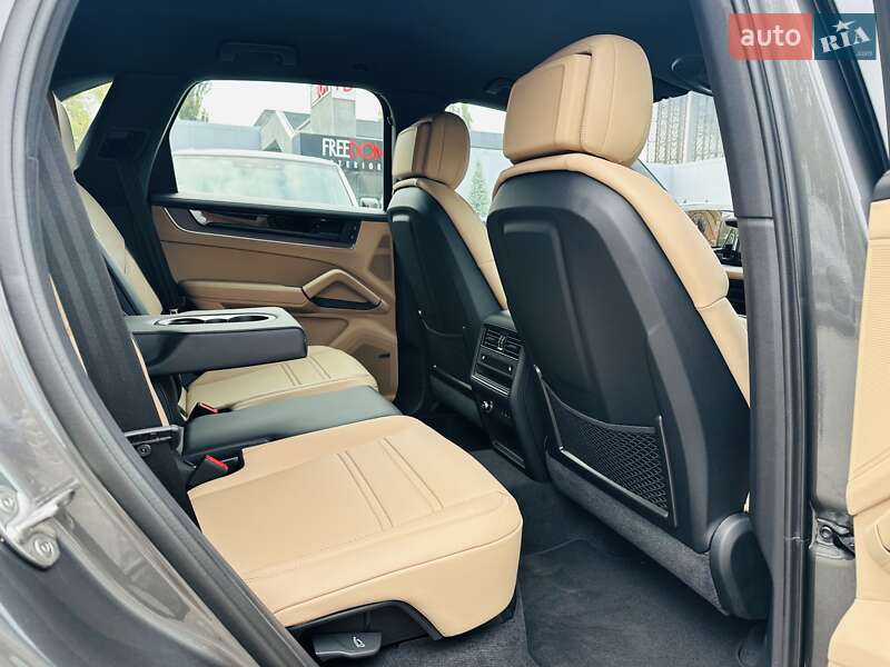 Внедорожник / Кроссовер Porsche Cayenne 2024 в Киеве фото 44 Внедорожник / Кроссовер Porsche Cayenne 2024 в Киеве