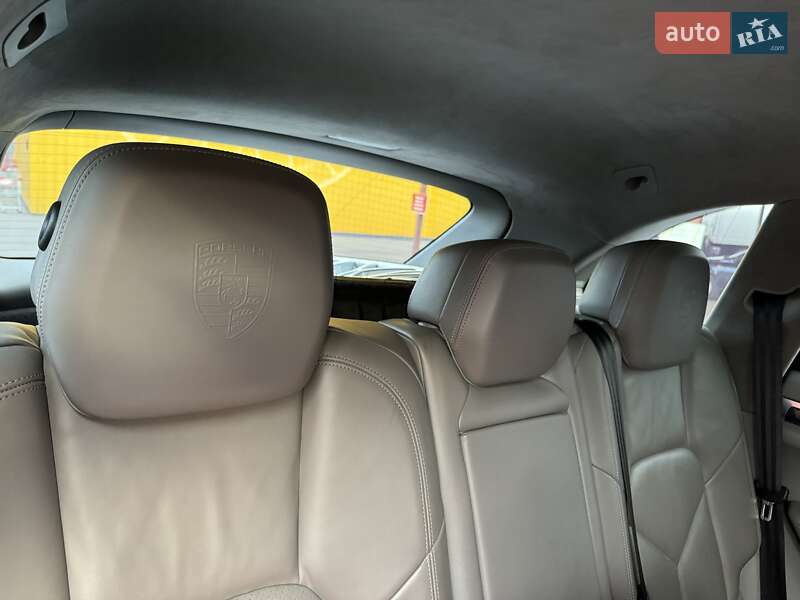 Позашляховик / Кросовер Porsche Cayenne 2010 в Києві
