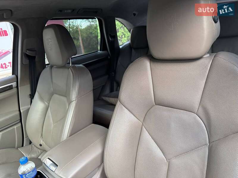 Позашляховик / Кросовер Porsche Cayenne 2010 в Києві