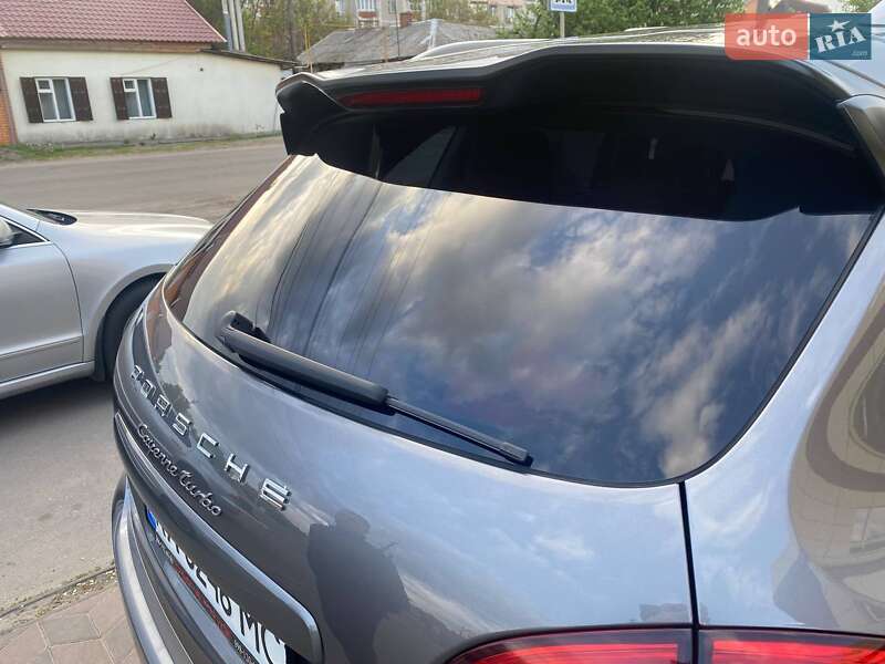 Позашляховик / Кросовер Porsche Cayenne 2010 в Києві