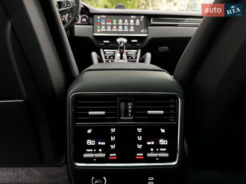 Внедорожник / Кроссовер Porsche Cayenne 2022 в Киеве