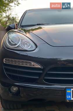 Внедорожник / Кроссовер Porsche Cayenne 2013 в 